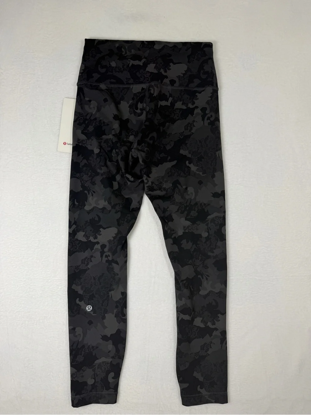 New with Tags Women’s Lululemon Wunder Train Leggings in Black Floral Lace 25”